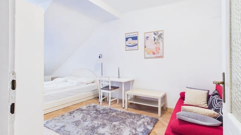 Apartment (9) | Living area | 30-inch flat-screen TV with digital channels