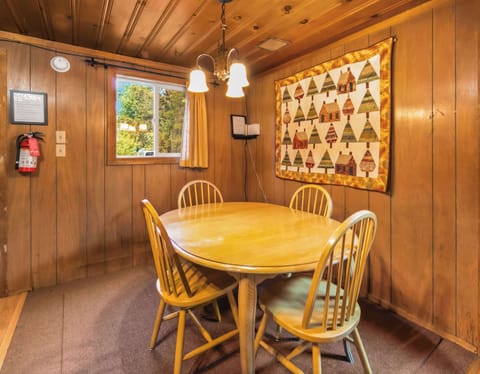 House, Multiple Beds, Mountain View (Paradise Bungalow) | Dining