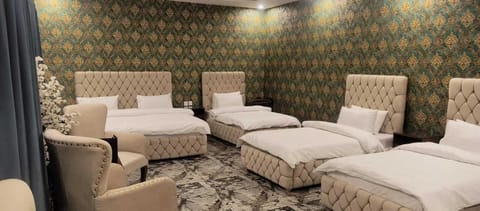 Family Room | Blackout drapes, WiFi (free)