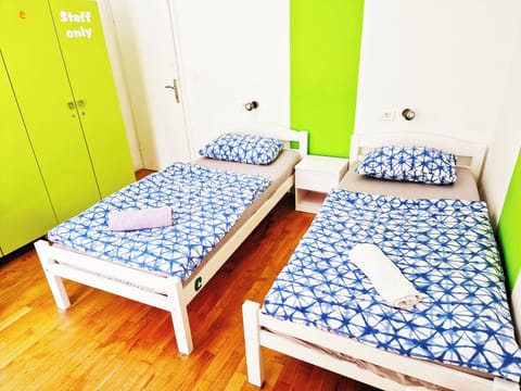 Iron/ironing board, WiFi (free), bed sheets