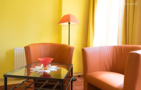 Business Double Room, Non Smoking | Living area | Flat-screen TV