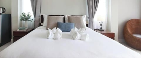 Deluxe Double Room, Balcony, Mountain View | In-room safe, WiFi (free)