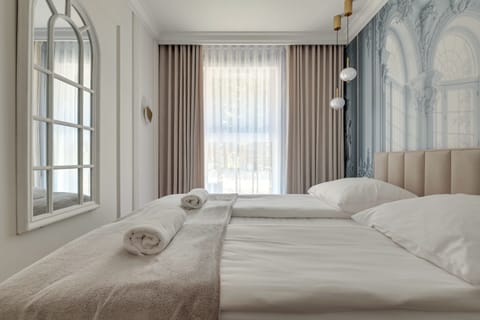 Deluxe Apartment | Iron/ironing board, WiFi (free)