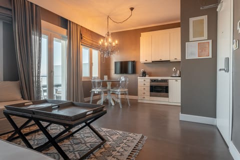 Seagull COCO-MAT Suite Panoramic Sea View | Minibar, in-room safe, desk, blackout drapes