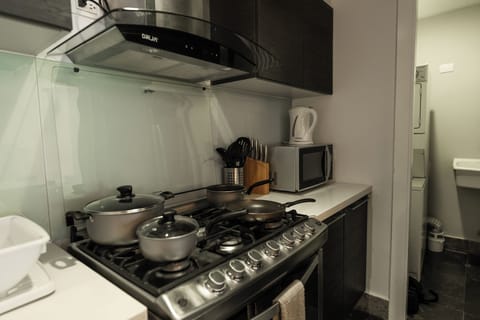 Oven, cookware/dishes/utensils
