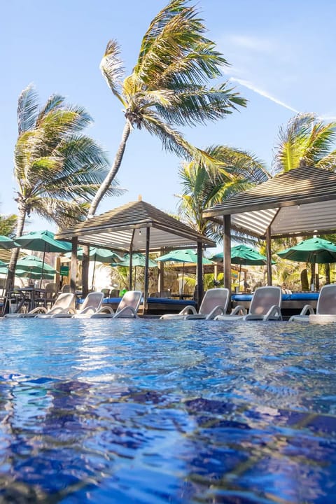 Beach nearby, free beach cabanas, sun loungers, beach towels