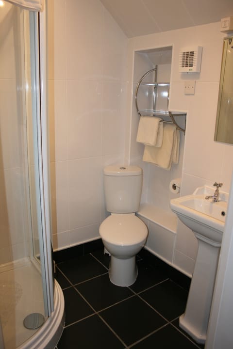 Standard Twin Room | Individually decorated, individually furnished, desk, soundproofing