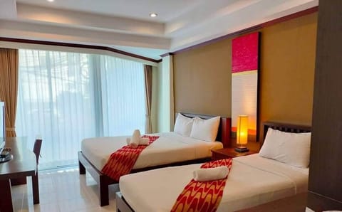 Family Room | Hypo-allergenic bedding, minibar, in-room safe, individually decorated