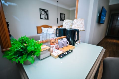 Deluxe Twin Room, City View | Interior