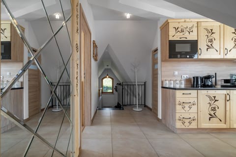 Apartment, Balcony, Mountain View | Private kitchenette