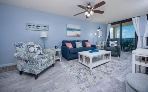 Condo, 1 Bedroom | Living area
