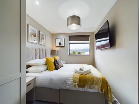 1 bedroom, iron/ironing board, WiFi (free), bed sheets