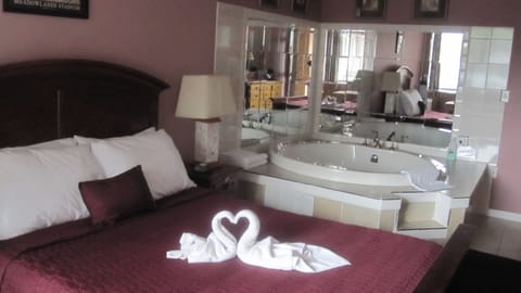 Honeymoon Suite, 1 Queen Bed, Jetted Tub | View from room