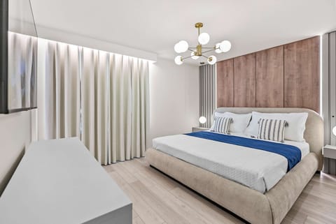 House | 8 bedrooms