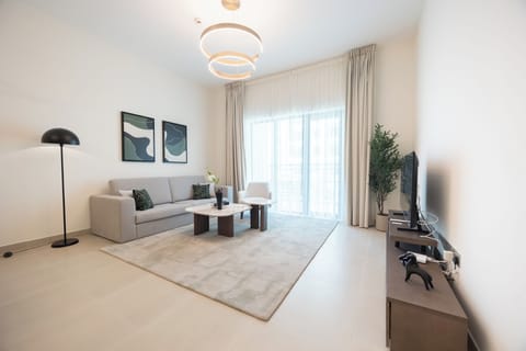 Apartment, Balcony | Living area