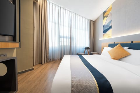 Classic Room | Desk, laptop workspace, WiFi (free), bed sheets