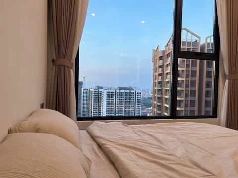 Basic Room, City View | Desk, laptop workspace, soundproofing, WiFi (free)