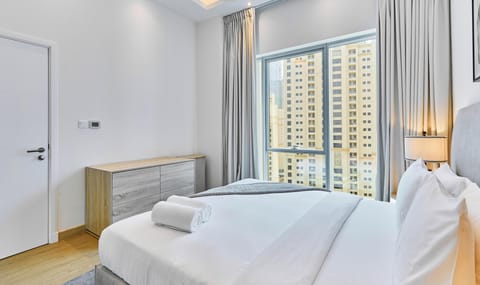 Superior Apartment, Partial Lake View | In-room safe, blackout drapes, iron/ironing board, WiFi (free)