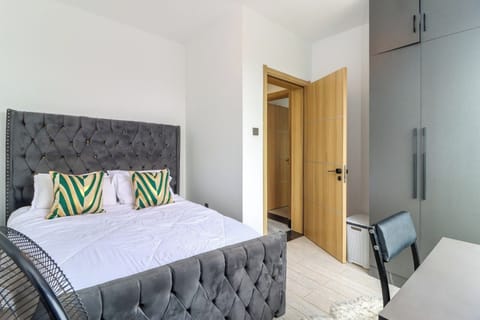 Classic Apartment, Balcony, City View | Desk, laptop workspace, iron/ironing board, WiFi (free)