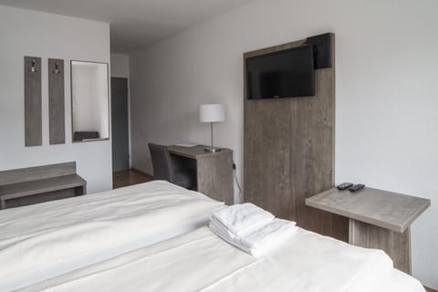 Double or Twin Room, Non Smoking | Desk, cribs/infant beds, rollaway beds, free WiFi