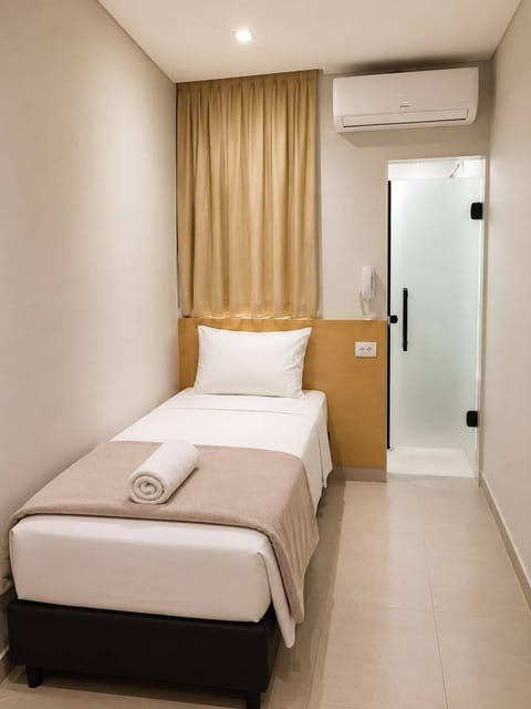Standard Single Room | WiFi (free), bed sheets