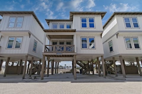 House, 2 Bedrooms | Exterior