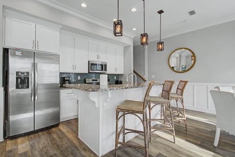 House, 2 Bedrooms | Private kitchen | Coffee/tea maker, fridge, oven