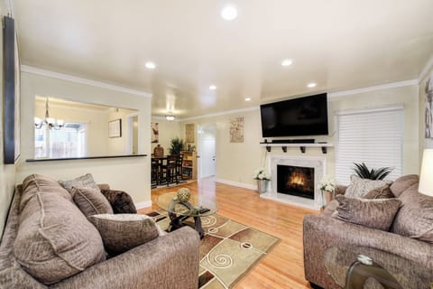 House (3 Bedrooms) | Front of property