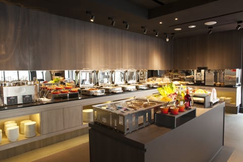 Daily buffet breakfast for a fee