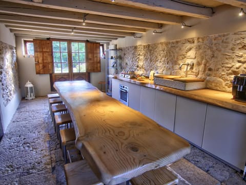 Daily buffet breakfast (EUR 7 per person)