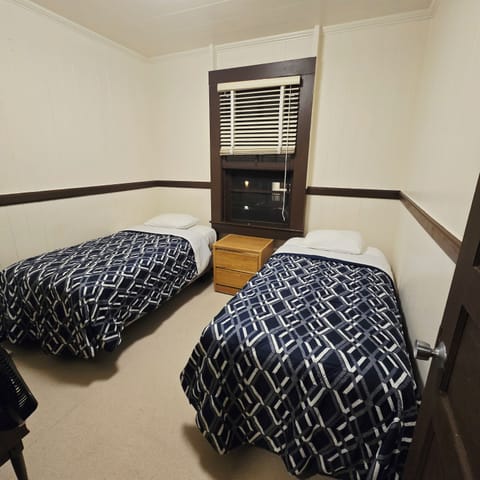 Shared Dormitory, 2 Twin Beds | WiFi (free), bed sheets