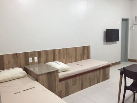 Studio | Blackout drapes, rollaway beds, free WiFi