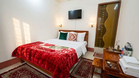 Standard Double Room | Premium bedding, WiFi (free), bed sheets