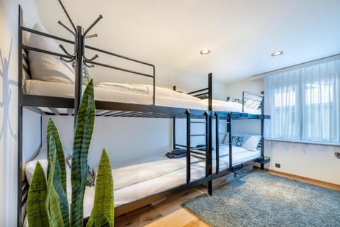 Soundproofing, WiFi (free)