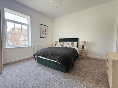 Comfort House | Desk, laptop workspace, iron/ironing board, WiFi (free)