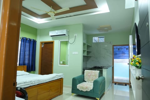 Comfort Studio, Air conditioning, City View | Laptop workspace, iron/ironing board, WiFi (free)