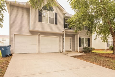 House, 5 Bedrooms | Exterior