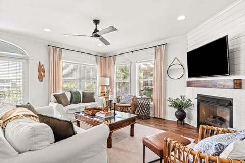 Condo, Multiple Beds, Pool View (Chalet Monet ) | Living area