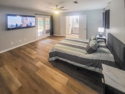 House, Patio, Garden View | Iron/ironing board, WiFi (free)