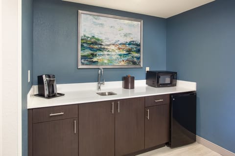 In-room safe, desk, blackout drapes, soundproofing