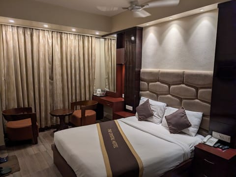 Deluxe Double Room, City View | WiFi (free)