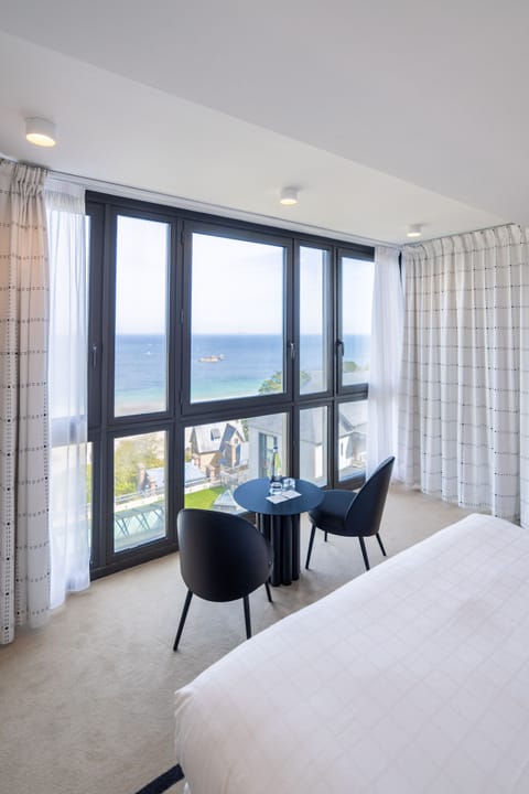 Classic Room, Sea View | Premium bedding, pillowtop beds, free minibar, in-room safe