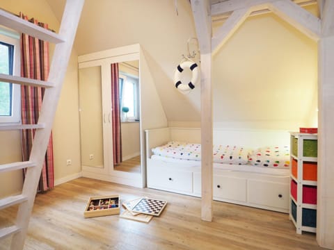 House | 2 bedrooms, iron/ironing board, individually furnished, bed sheets