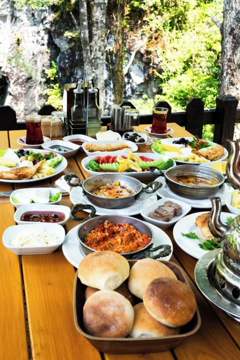 Luxury Studio Suite | Outdoor dining