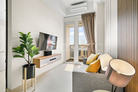 Apartment, 2 Bedrooms, City View | Living area | 43-inch Smart TV with cable channels, Netflix, streaming services