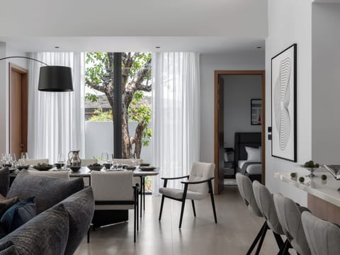 Deluxe House | In-room safe, blackout drapes, iron/ironing board, WiFi (free)