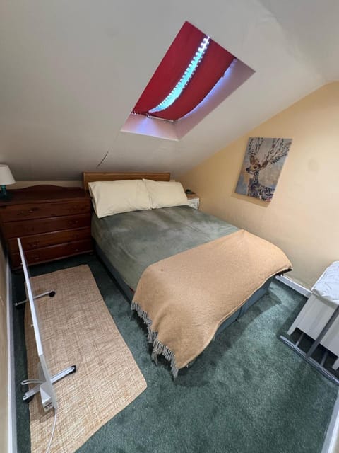 1 bedroom, WiFi (free), bed sheets