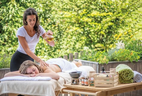 Turkish bath, 1 treatment room, massages