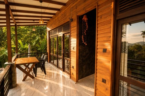 Deluxe Double Room, 1 King Bed, Private Bathroom, Mountain View | Outdoor dining