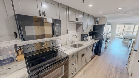 Condo, 1 Bedroom | Private kitchen | Coffee/tea maker, fridge, oven, toaster